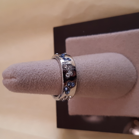 Sterling Silver Band Ring - Picture 2 of 4